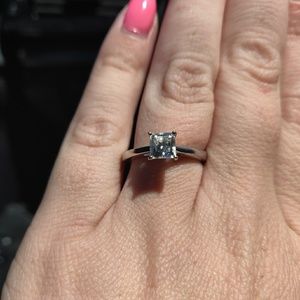 1.09 Princess Solitaire 18 K white Gold